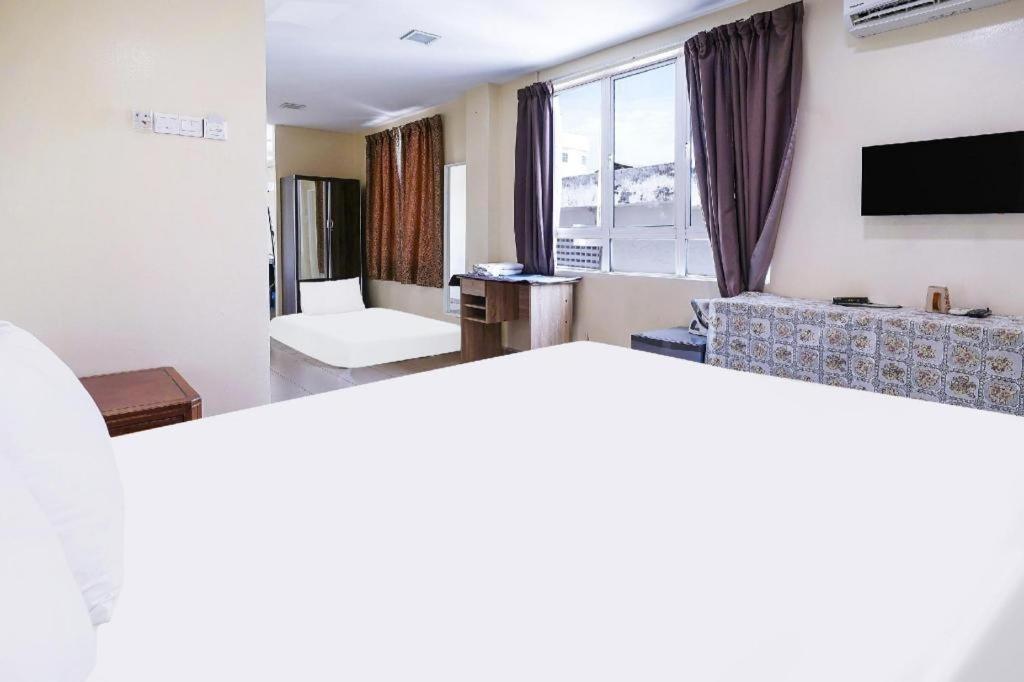 Oyo 90486 New Station Hotel กลัง ภายนอก รูปภาพ