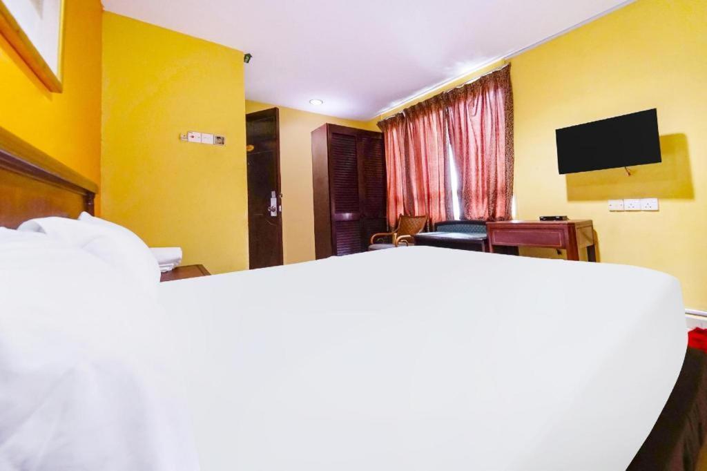Oyo 90486 New Station Hotel กลัง ภายนอก รูปภาพ