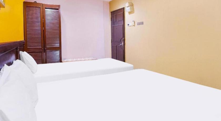 Oyo 90486 New Station Hotel กลัง ภายนอก รูปภาพ