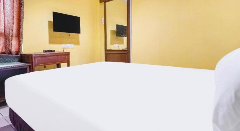 Oyo 90486 New Station Hotel กลัง ภายนอก รูปภาพ