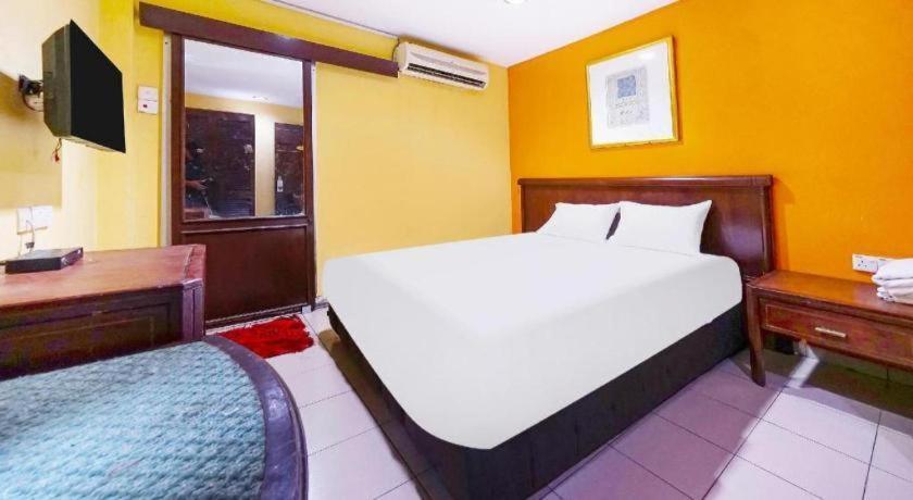 Oyo 90486 New Station Hotel กลัง ภายนอก รูปภาพ